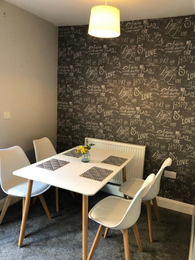 Hill House - 5 Mins Merry Hill - Perfect For Contractors & Families Бріерлі-Гілл Екстер'єр фото